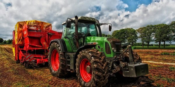 Assicurazione trattore agricolo: la RC per i veicoli uso professionale