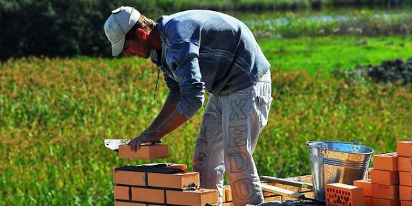 Assicurazione lavori edili: guida per piccoli imprenditori